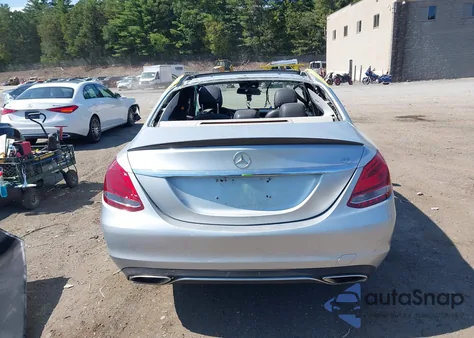 2016 Mercedes-Benz C 300 4Matic из США, поврежденный, VIN WDDWF4KB1GR135899